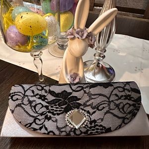 Silver clutch